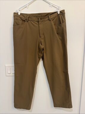 lululemon athletica Men's Chino Pants - Olive Brown